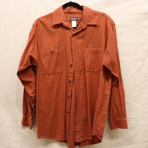 Patagonia Men's button down size (M)